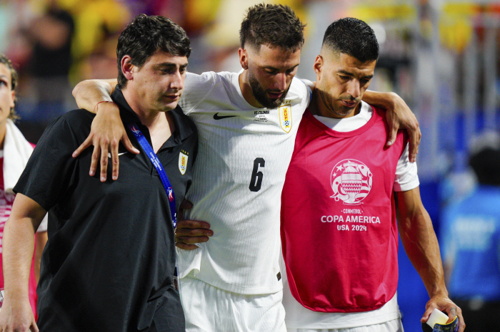 'Racism' Bentancourt, due to injury, tears Uruguay, '10'Final loss to Colombia →'