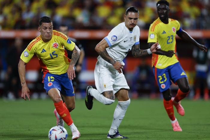 'SON racist Bentancourt is out in the end!'...Colombia win Uruguay 1-0 → Messi's final against Argentina