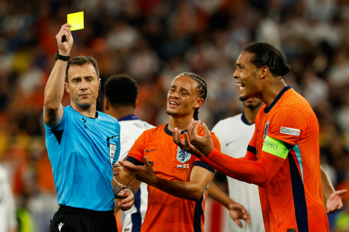 The 'PK decision is misjudgment!' former FIFA referee's revelation, Saka handball before Kane was fouled