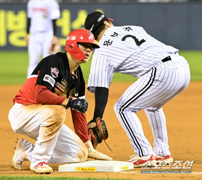 He's batting average of 50% during his team's 6th consecutive win...Rebounding of 9th-year discharge students, Flower Director's 'Memory' also played a part?