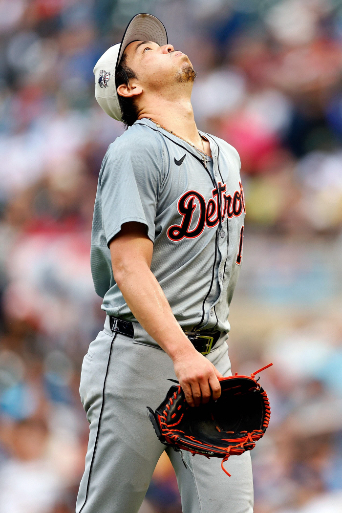 'I've never had a harder time in my baseball life than I have now' ERA 7.26 Will he survive as a reliever with an annual salary of 19.2 billion Ma (Min Chang-ki's Japanese baseball) at the bottom of the entire major league