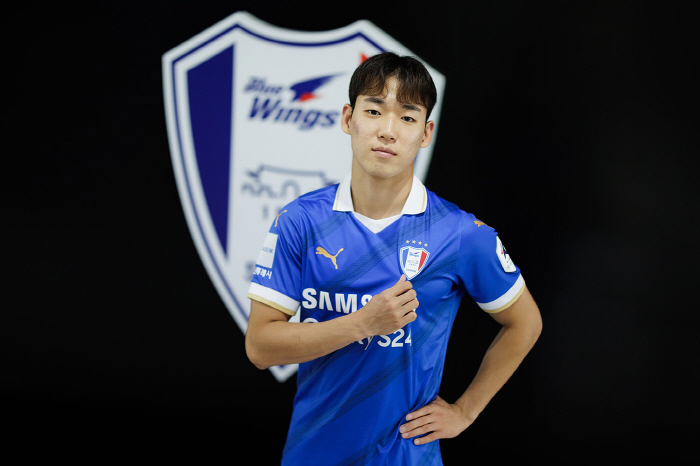 Suwon Recruiting Korea University Multiplayer Kim Ji-ho'Glory to Join the Best Club in Korea'