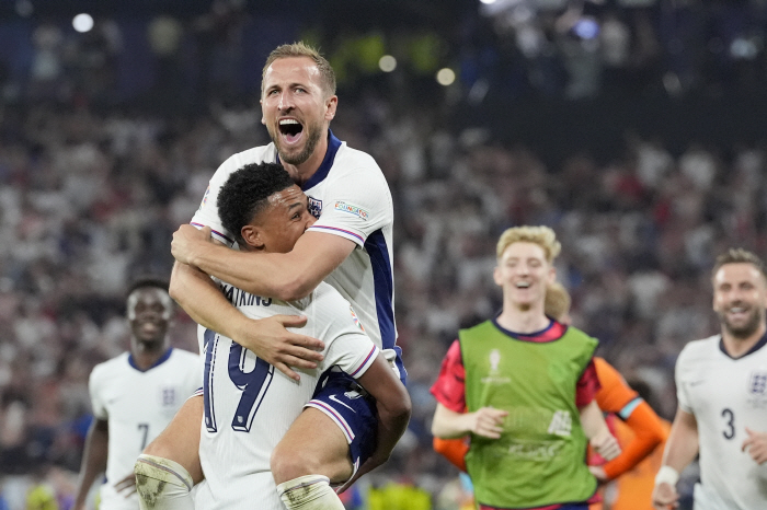 'Even if it's rotten' Kane, even if you can't, you can't lose it. → Neville'Squad may get better, but it's not a good message for the team.'