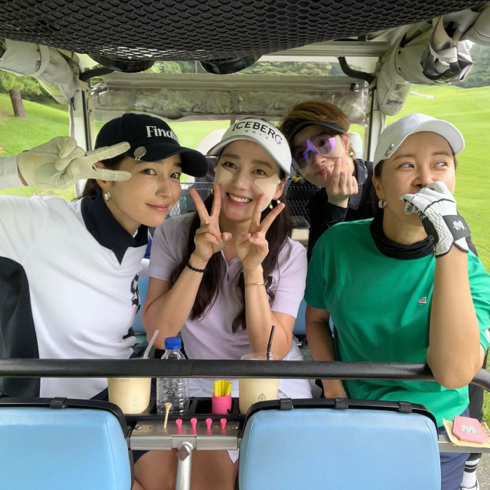 'Is this ratio and beauty real?' Lee Min-jung, Baek Ji-young → Kim Sun-ah and golf meeting 'Let's stick together again next week, brother'