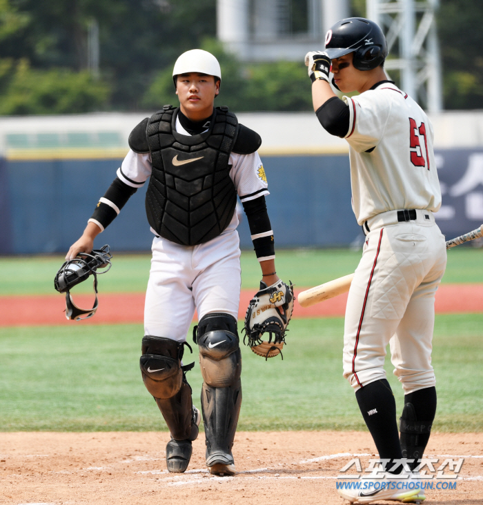 ''Best talent since Kim Do-young' Kim Sung-joon of Gwangju Ilgo Lee Do-ryu, up to 150 kilometers, did it...Go to the semifinals of Cheongryonggi after catching the favorite Deoksu