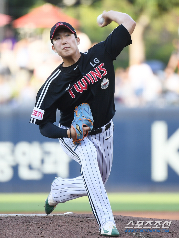 'He also had elbow surgery on his military pen' Ryu Hyun-jin Yang Hyun-jong Kim Kwang-hyun 'Left-handed ace' is born as a 151km left-handed starter 