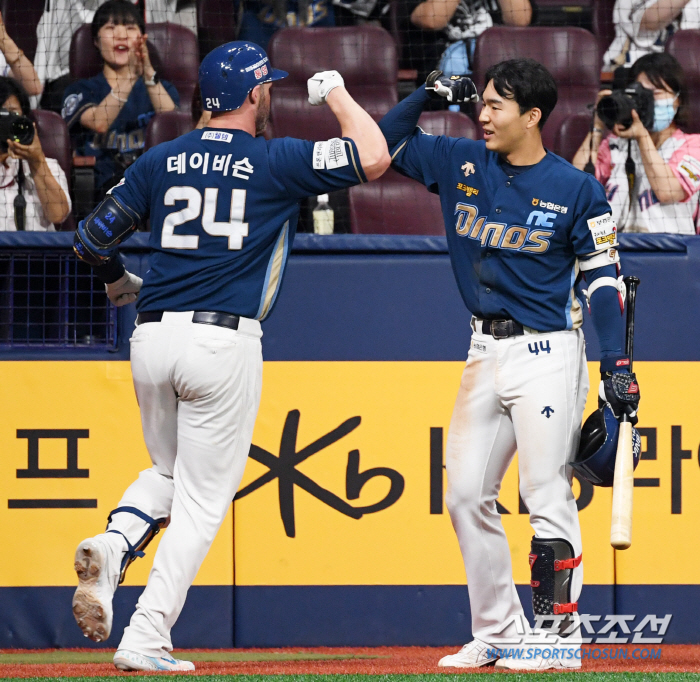 'I said I'm good at it...' The first 50 home runs for foreigners are visible. 1st place in 5th home runs. Listed as MVP candidate. NC dug up another treasure. 