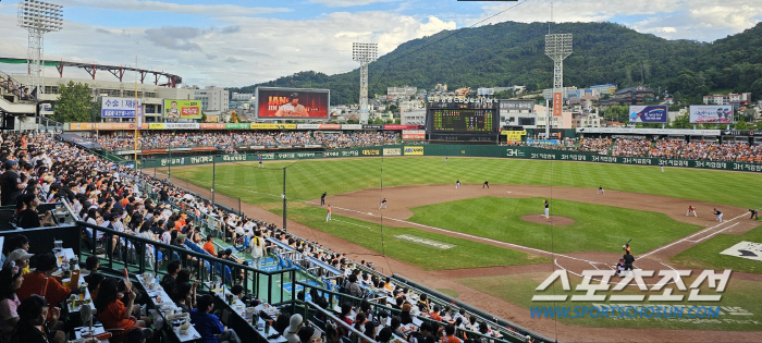 I'm looking forward to the new 20,000-seat stadium. There are three consecutive games on the weekend. 33rd sold out in Daejeon. All-time tie record -3 