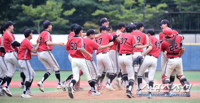 'Lee Ho-min 5.2 innings of hard pitching' Jeon Ju-go, Gangneung High School 54 control...The Blue Dragon Flag Final for the first time!