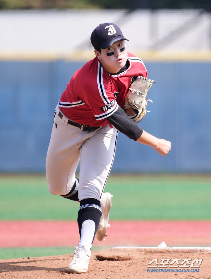 'Lee Ho-min 5.2 innings of hard pitching' Jeon Ju-go, Gangneung High School 54 control...The Blue Dragon Flag Final for the first time!