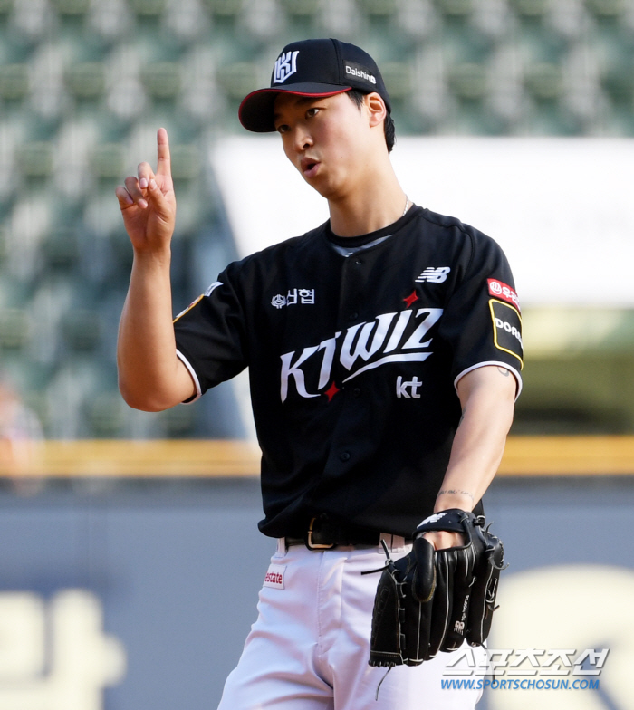 'No. 2 in multiple wins, No. 5 in strikeouts' salary of 250 million won, and his presence is like an outsider...5 billion won. Should I follow Lim Chan Kyu's path