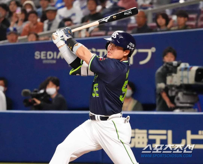 Strikeout for the first time in five consecutive at-bats as a professional? 'Monster hitter' set a new record for strikeout by Murakami, but the team has continued to fall for eight consecutive losses 