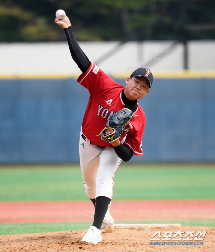 'The first grade made a bad mistake' Yongma High School's Sung Ji-hwan who started the quarterfinals of Cheongryonggi and Jangchung High School...He's trying to win the championship