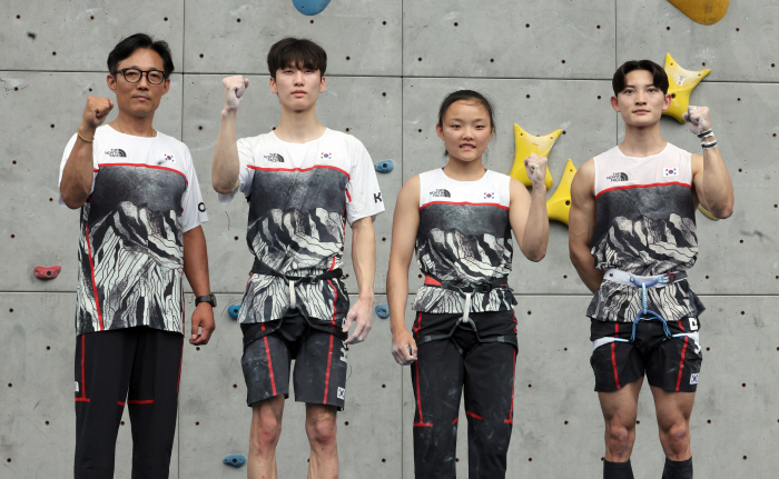 The Korean sports climbing team will enjoy the Paris medal'