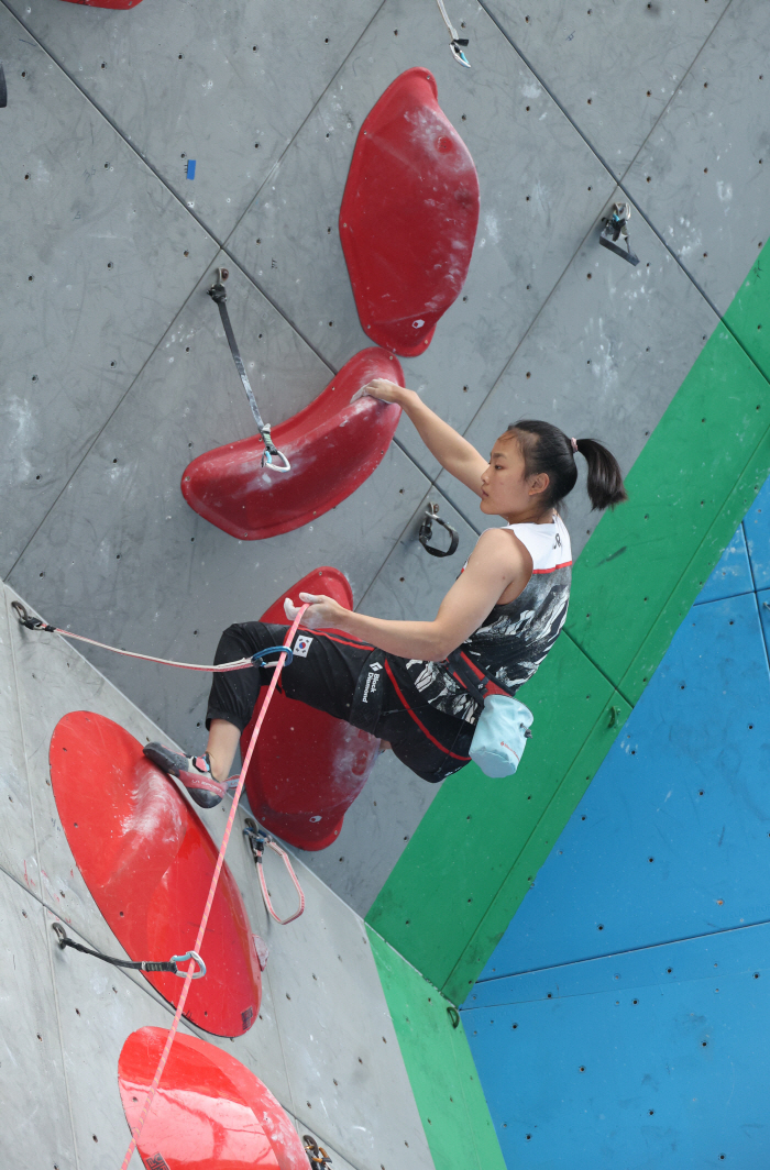 The Korean sports climbing team will enjoy the Paris medal'