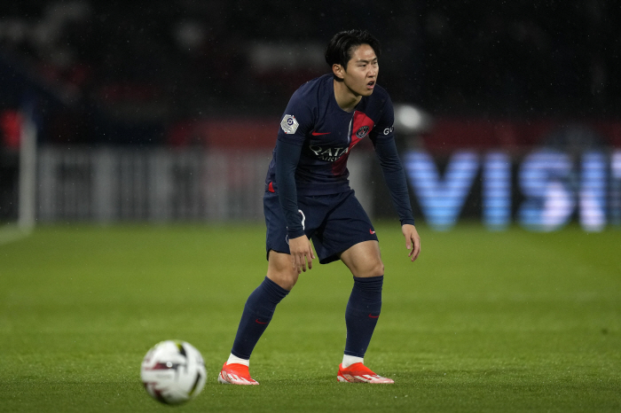 'An all-time transfer fee appears!'...'PSG prince'Lee Kang-in, EPL club offers a transfer fee of '100 billion' →''Interested in recruiting Napoli as well'