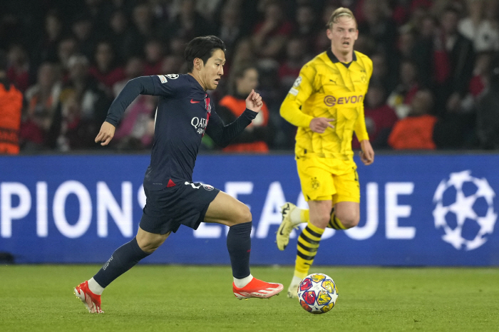 'An all-time transfer fee appears!'...'PSG prince'Lee Kang-in, EPL club offers a transfer fee of '100 billion' →''Interested in recruiting Napoli as well'