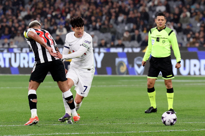 As expected, SON played in the first 45 minutes of the unofficial practice game and scored multiple goals. 英 Media 'Brennan Hattrick Harvests Solomon Resurrection'