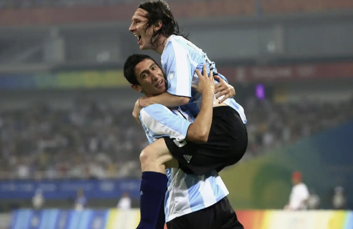 From the 2008 gold medal to the 2024 Copa championship...GOAT and his best friend, in tears 'Last Dance'