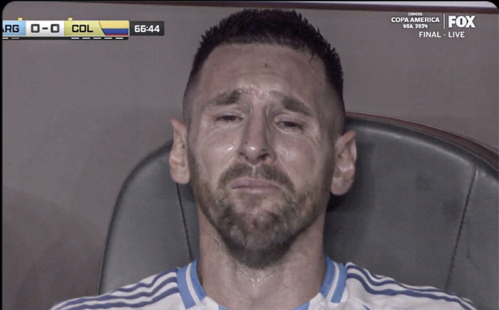 From the 2008 gold medal to the 2024 Copa championship...GOAT and his best friend, in tears 'Last Dance'