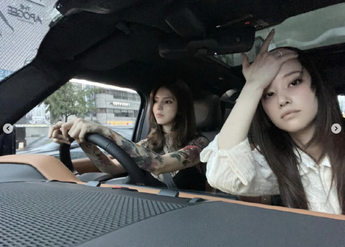 'Full body tattoos and seatbelts not worn' Han So-hee X Jeon Jong-seo, socializing shot that has spread to controversy 