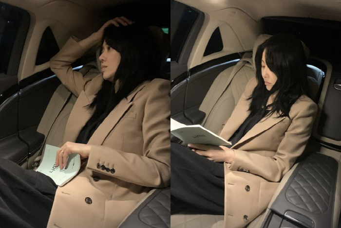 Ko Hyun-jung, the way you read the script is also elegant and chic..Let's start filming the next movie