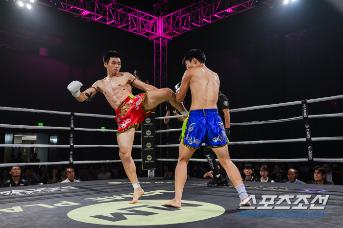 'Memplay MAXFC 28 IN Changwon'Geumgwangsan-Vietnam New Boxer won by decision and failed to defend the title against Cho Kyung-jae, Chinese kickboxing powerhouse Ergang