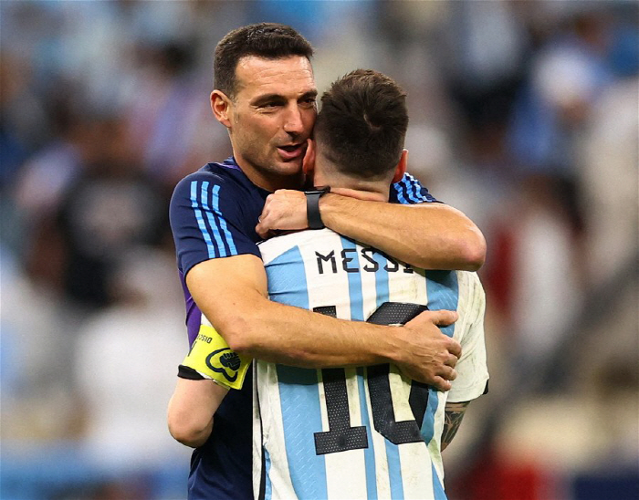 More important man than Guardiola in Messi's life...Life in Argentina? 'I'll even renew my contract for 15 years.'