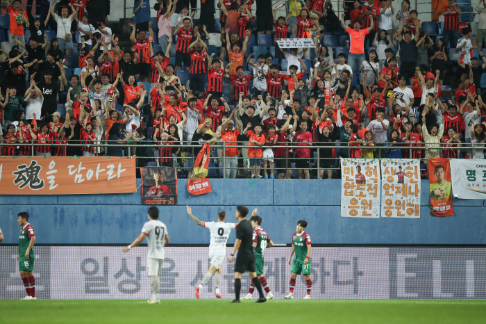 'Now is Gimcheon Era' The lead structure changes with each round…Ulsan's coach Hong Myung-bo's break-up pain is unexpected