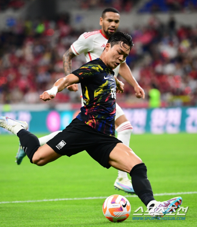 'Holding Son Heung-min's hand'Oh Hyun-kyu, wearing a familiar blue uniform'Ready to revive'...Four-year contract with Belgium's prestigious Genk