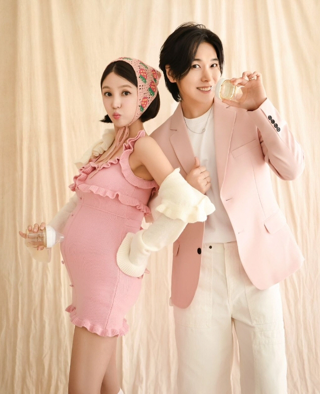  Seongmin, SJ No. 1 married man → father-to-be..♥ Kim Sa-eun said, '8 months pregnant..'Birth in September'