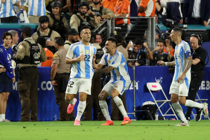 Shocking Messi storm sobbing, but laughed again...'Routaro's winning goal'Archen overwhelms Colombia to win 16th Copa → Major 3 consecutive losses'Great work'