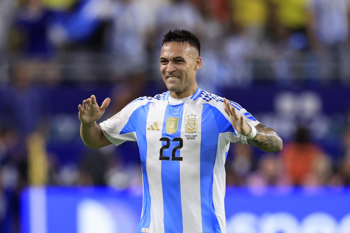 Shocking Messi storm sobbing, but laughed again...'Routaro's winning goal'Archen overwhelms Colombia to win 16th Copa → Major 3 consecutive losses'Great work'