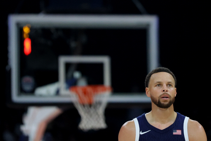 Stephen Curry, the world's most famous man. Paris will make its Olympic debut. Why did he give up the last two Olympics