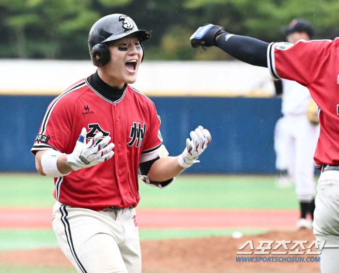 'Stop the game for 104 minutes → 291 minutes in the rain' Jung Woo-joo gave Jeon the first blue dragon flag in 100 years! First national championship in 39 years. 