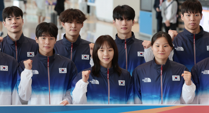 Korean 'Golden Age' Swimmers Depart to Paris