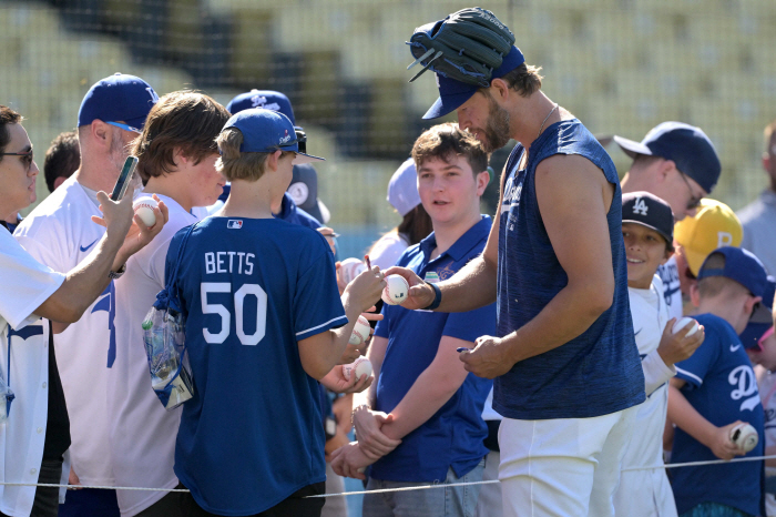 Can't you believe me when I come back now? Kershaw returns this month, and LAD is actively discussing the trade of the AL Cy Young Award's No. 1 candidate