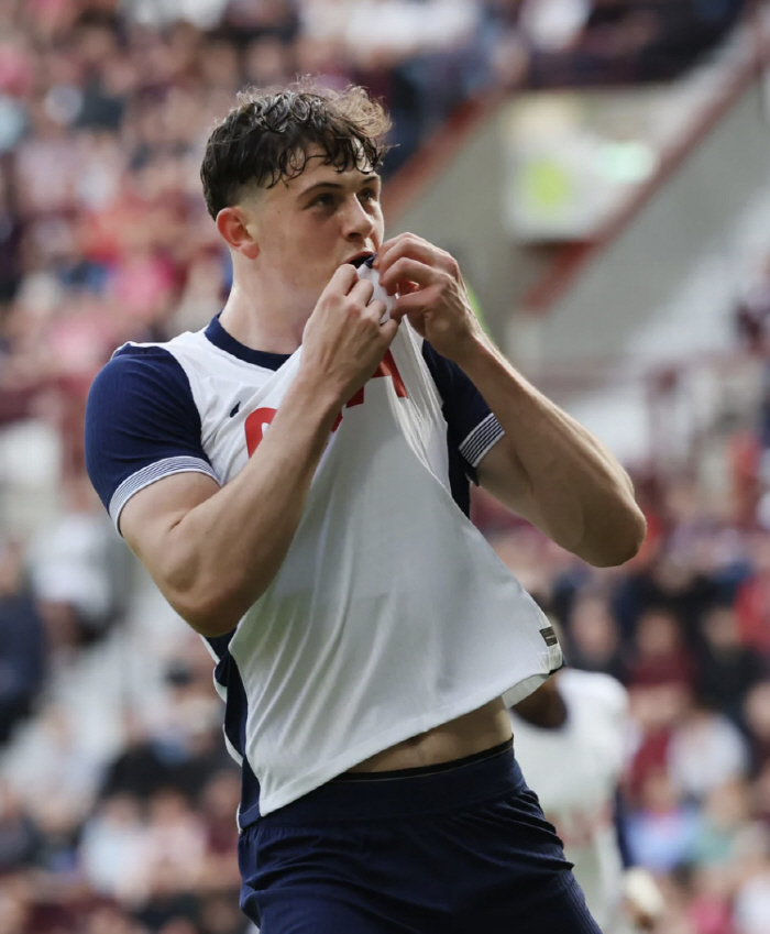 'He said it was dark under the lamp, but he found Tottenham 'The second Kane' Rankshire, a promising U-21 player, hunts for goals in 10 minutes of preseason play