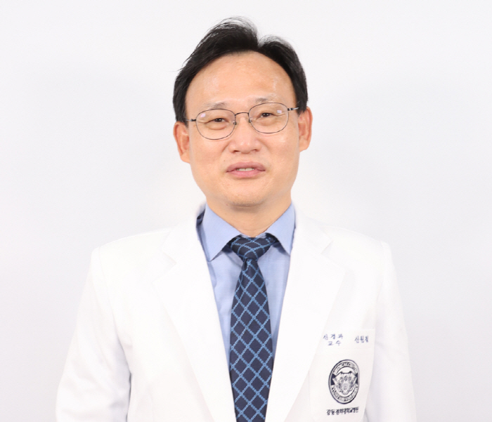 Shin Won-chul, professor at Gangdong Kyunghee University Hospital, inaugurated as president of the Korea Sleep Research Association