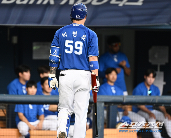 'Shock' Signs of Resurrection after Samsung's transfer...The bat got cold, Park Byung-ho went to the 2nd Army in a surprise move 