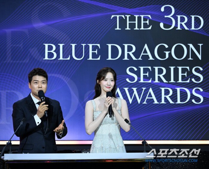  Jeon Hyun-moo-Yoona 'With the Cheongryong Series Awards'