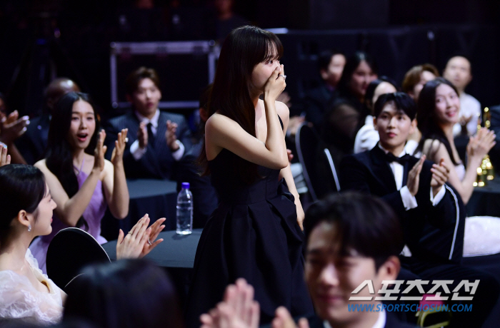  Park Bo-young 'Unexpected Blue Dragon Series Award for Best Actress'