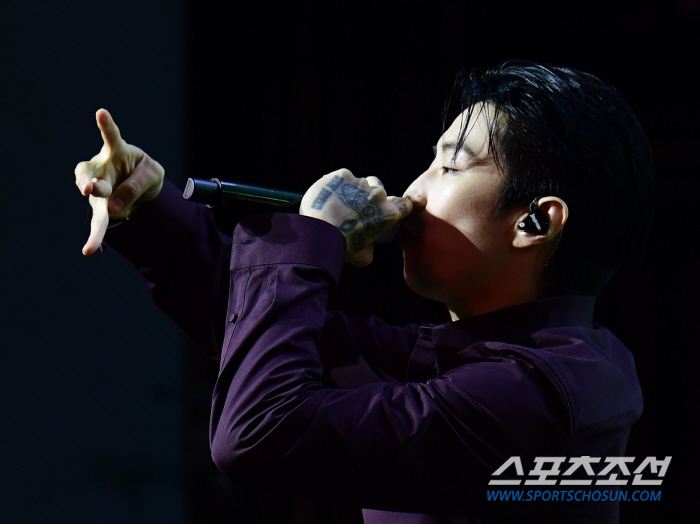  Park Jae-beom 'Powerful stage performance'