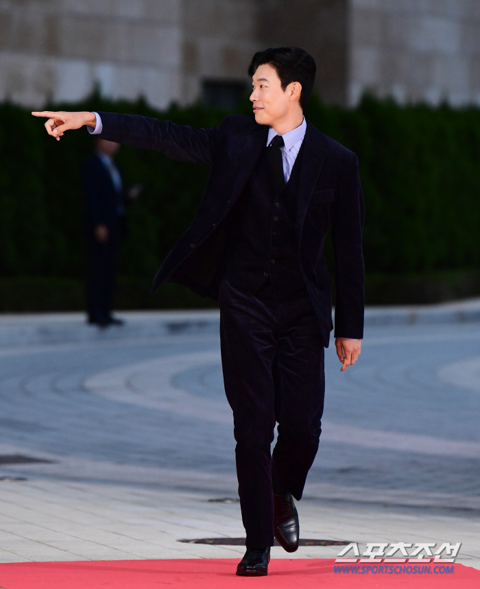  Ryu Junyeol 'Enjoy the red carpet'