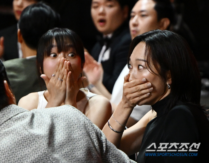  Surprised Geum Hae-na Wins Best Supporting Actress Award