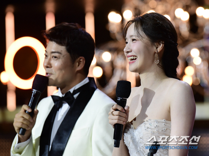  Yoona 'It's a beautiful night'