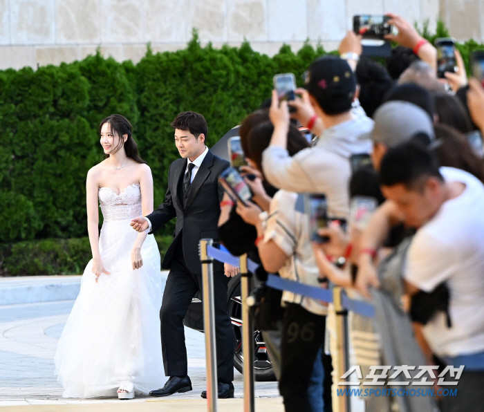  Yoona-Jeon Hyun-moo 'With Blue Dragon Series Awards again this year'