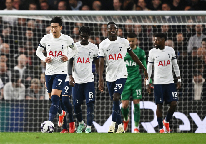 'Doesn't the captain of the Republic of Korea know in two years?Son Heung-min appears to be heading to the Middle East despite his endless refusal to sign a contract in Saudi Arabia