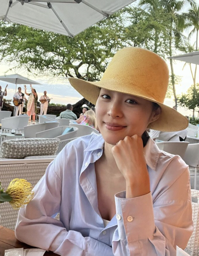 'September Birth' Lee Yeon-hee, are you pregnant? a bold bikini figure