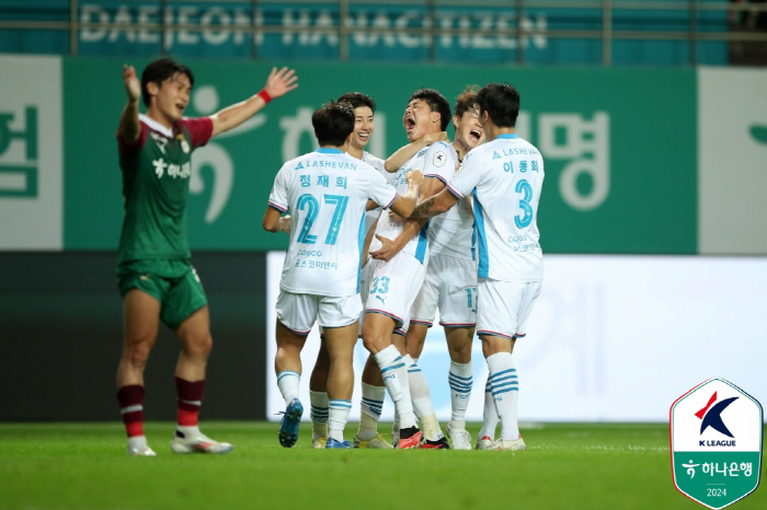 '3 minutes was enough' Hong Yoon-sang-Lee Ho-jae's consecutive goals Pohang,'Kim Joon-beom's fantastic goal'2-1 come-from-behind victory'leading jump'